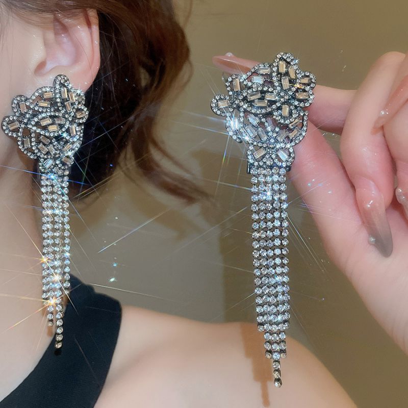 #1 Silver Needle - Silver Diamond-studded Tassel Metal And Diamond Tassel Earrings