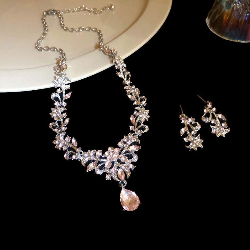 54# Necklace-silver (two-piece Set) Copper Diamond Heart Necklace And Earring Set