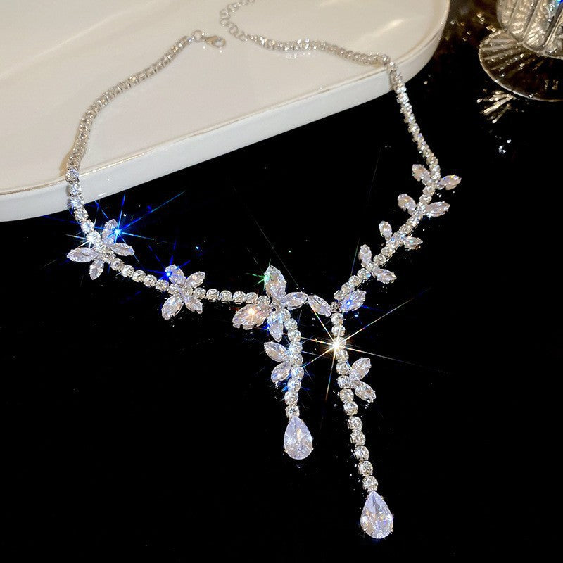 54# Necklace-silver (two-piece Set) Copper Diamond Heart Necklace And Earring Set