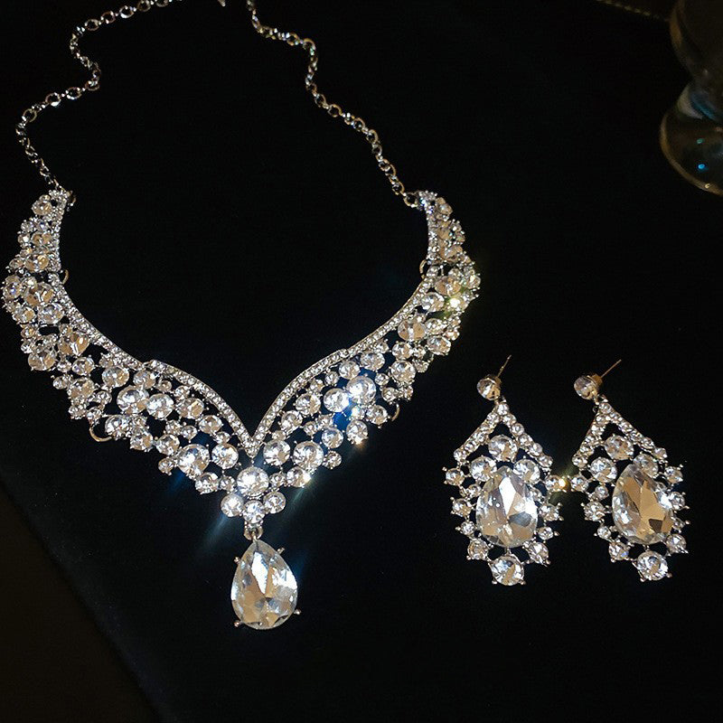 56# Necklace - Silver Copper And Diamond-encrusted Teardrop Necklace And Earring Set