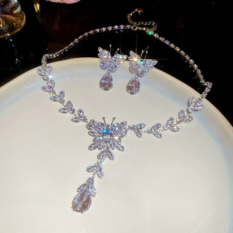 56# Necklace - Silver Copper And Diamond-encrusted Teardrop Necklace And Earring Set