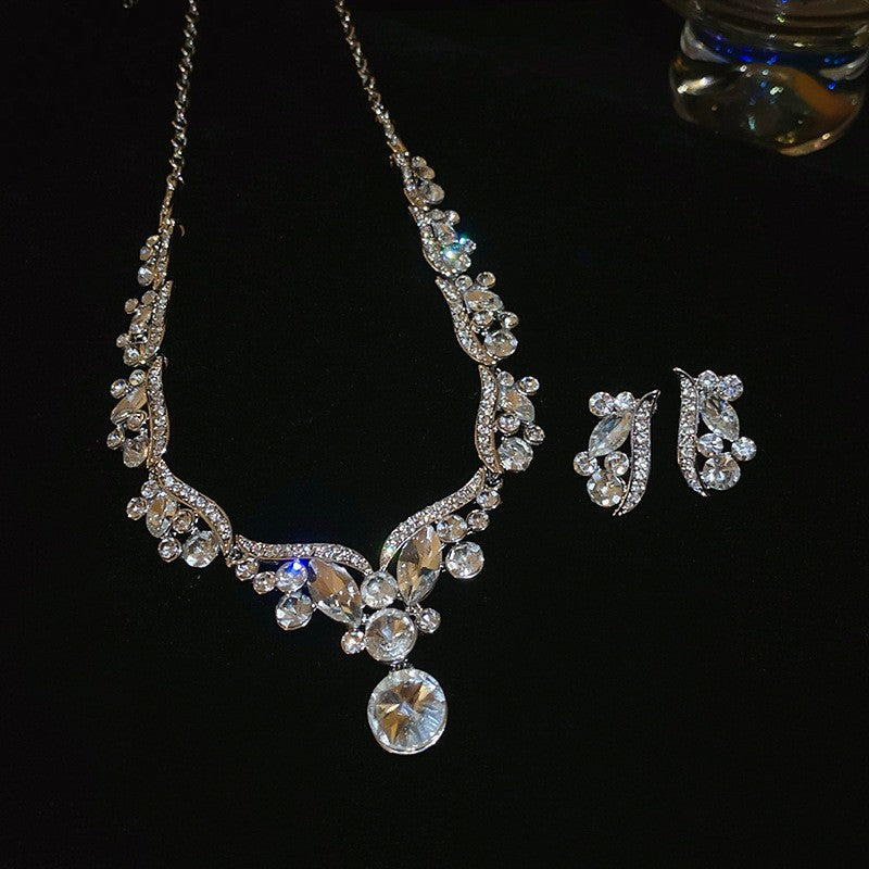 56# Necklace - Silver Copper And Diamond-encrusted Teardrop Necklace And Earring Set