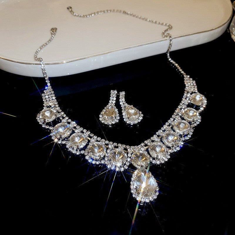 56# Necklace - Silver Copper And Diamond-encrusted Teardrop Necklace And Earring Set