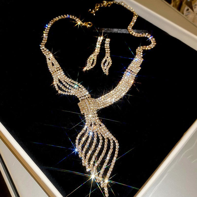 56# Necklace - Silver Copper And Diamond-encrusted Teardrop Necklace And Earring Set