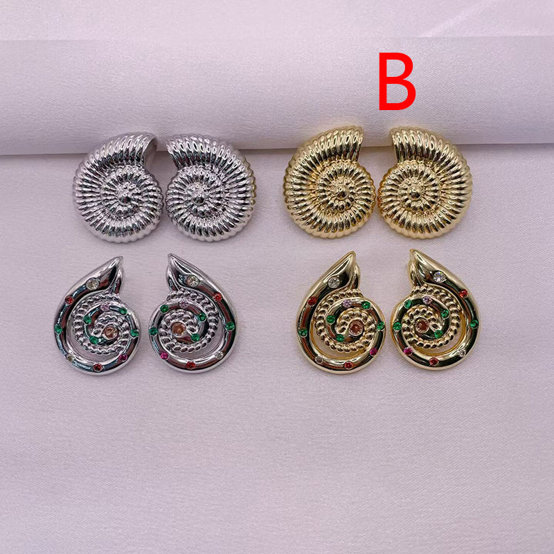 A Copper Conch Earrings