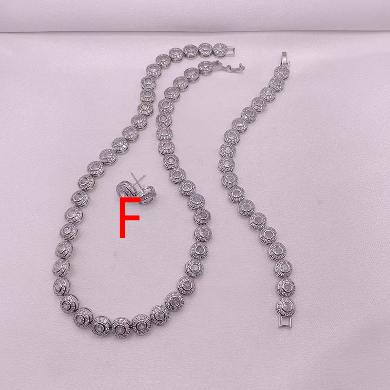 A Copper Diamond-encrusted Round Necklace