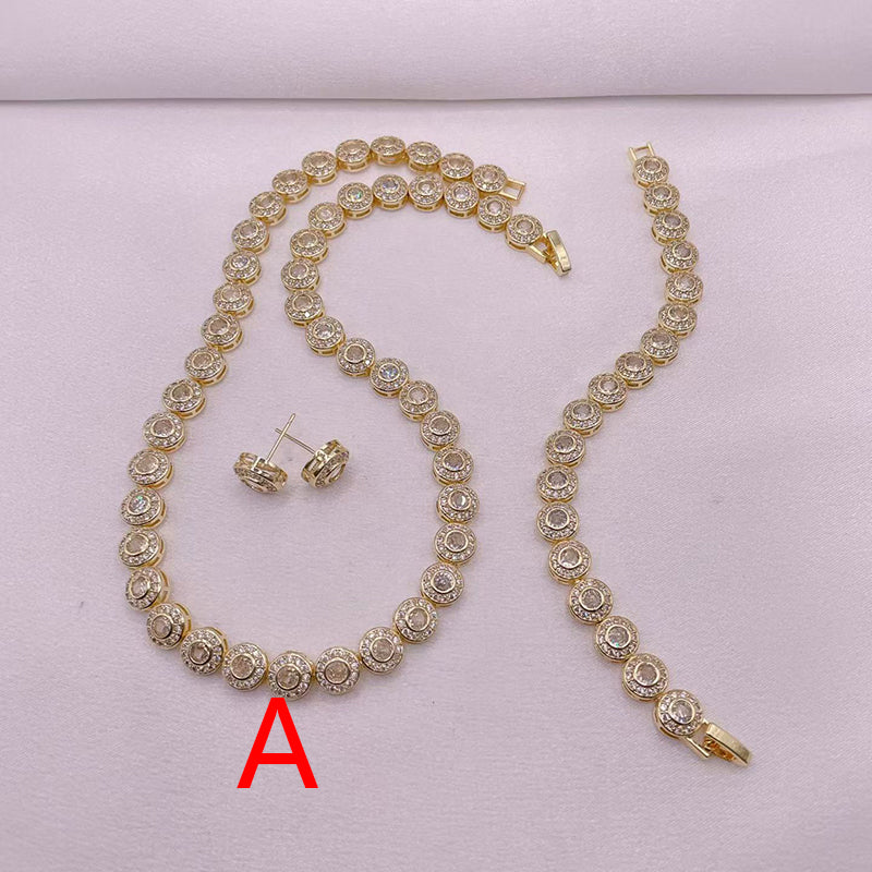 A Copper Diamond-encrusted Round Necklace