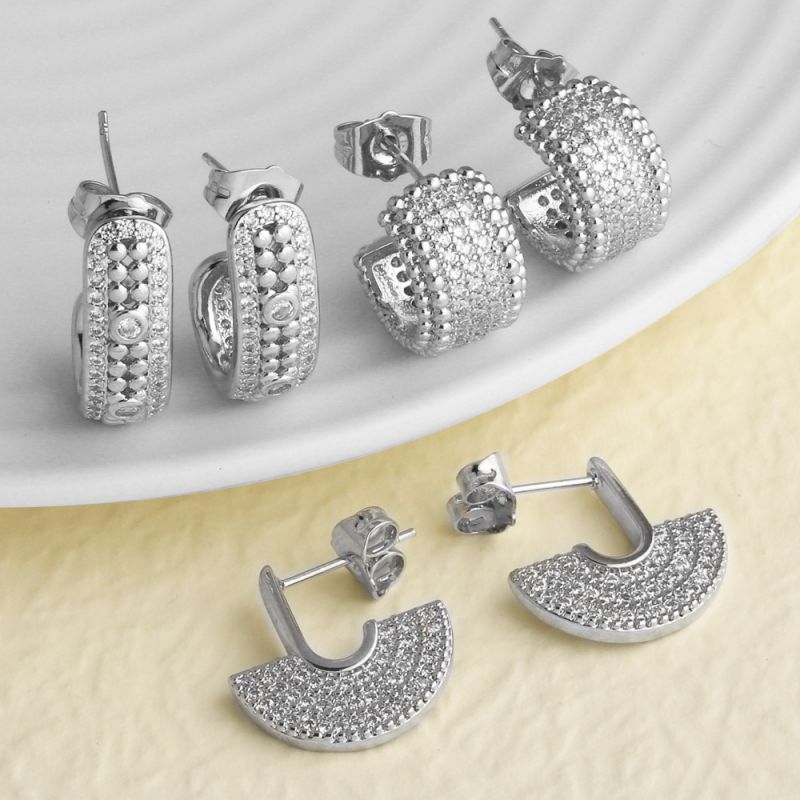 A Copper-gold-plated Diamond C-shaped Earrings