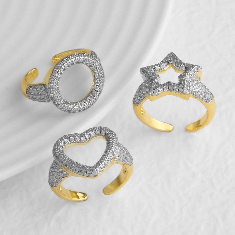 A Copper-plated Gold-plated Round Ring With Diamonds