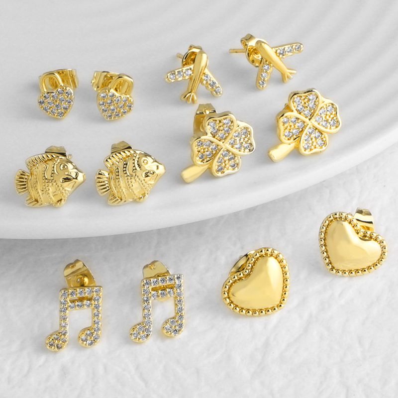 A Gold-plated Copper Heart-shaped Earrings With Diamonds