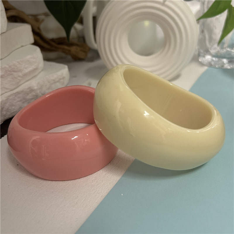 A Resin Irregular Bangle Bracelet