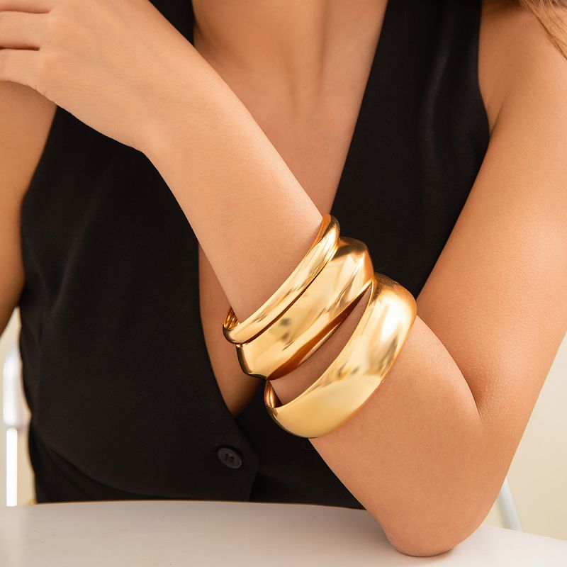 Fashion Gold Metal Curved Bracelet Set