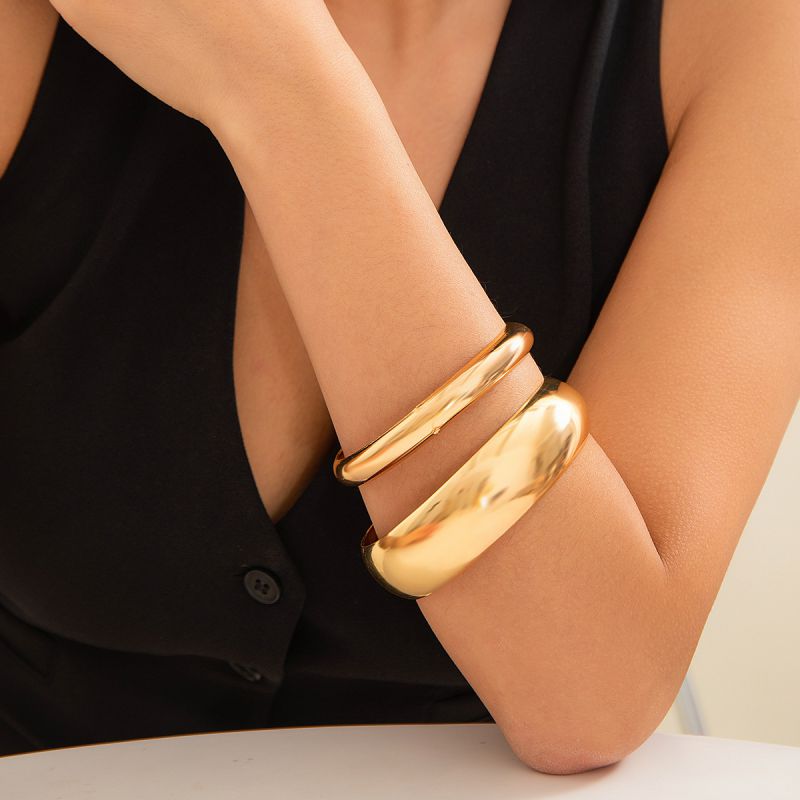 Fashion Gold Metal Curved Bracelet Set