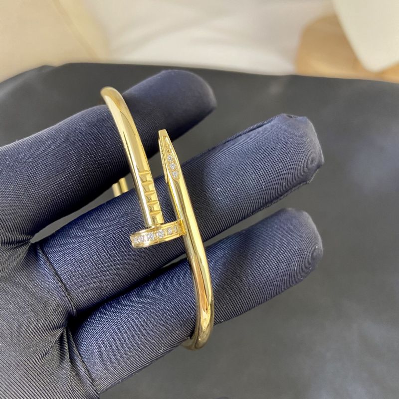 Fashion 69# Titanium Steel Round Bracelet