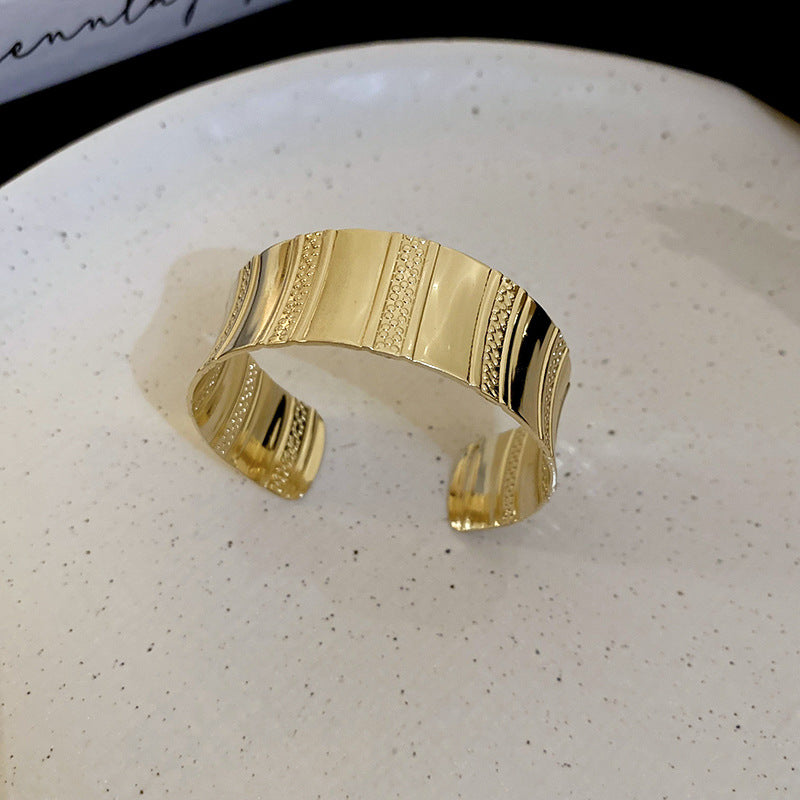Fashion 1# Bracelet-gold Brushed Metal Bracelet