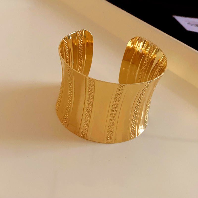 Fashion 1# Bracelet-gold Brushed Metal Bracelet