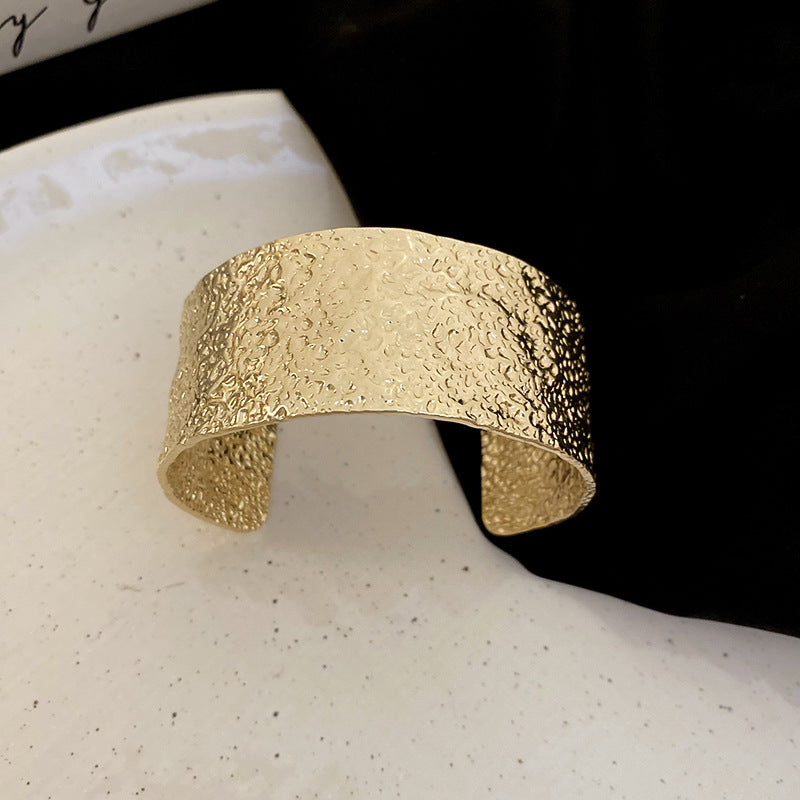 Fashion 1# Bracelet-gold Brushed Metal Bracelet