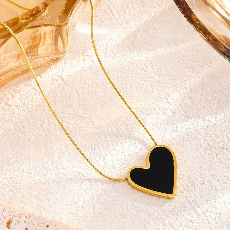 Fashion Big Heart Black Shell Silver Titanium Steel Heart Necklace