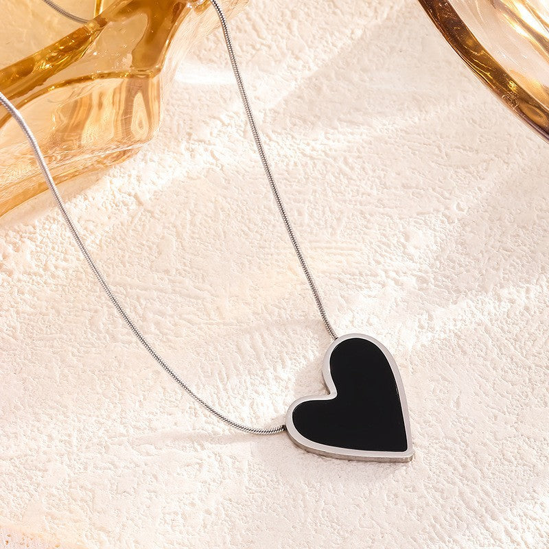 Fashion Big Heart Black Shell Silver Titanium Steel Heart Necklace