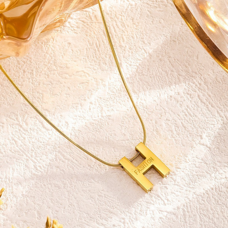 Fashion Big Heart Black Shell Silver Titanium Steel Heart Necklace