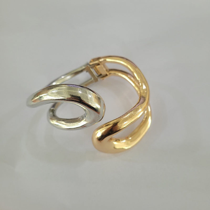 Fashion Gold Alloy Geometric Hollow Necklace And Bracelet Set