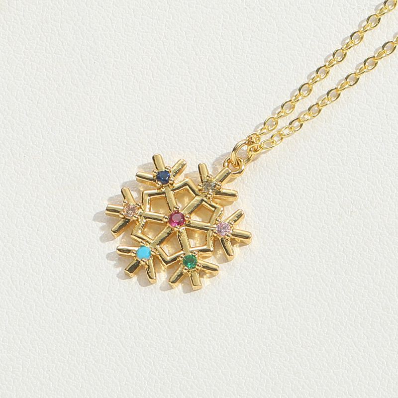 White Zirconium Snowflake Copper Diamond Pearl Snowflake Necklace