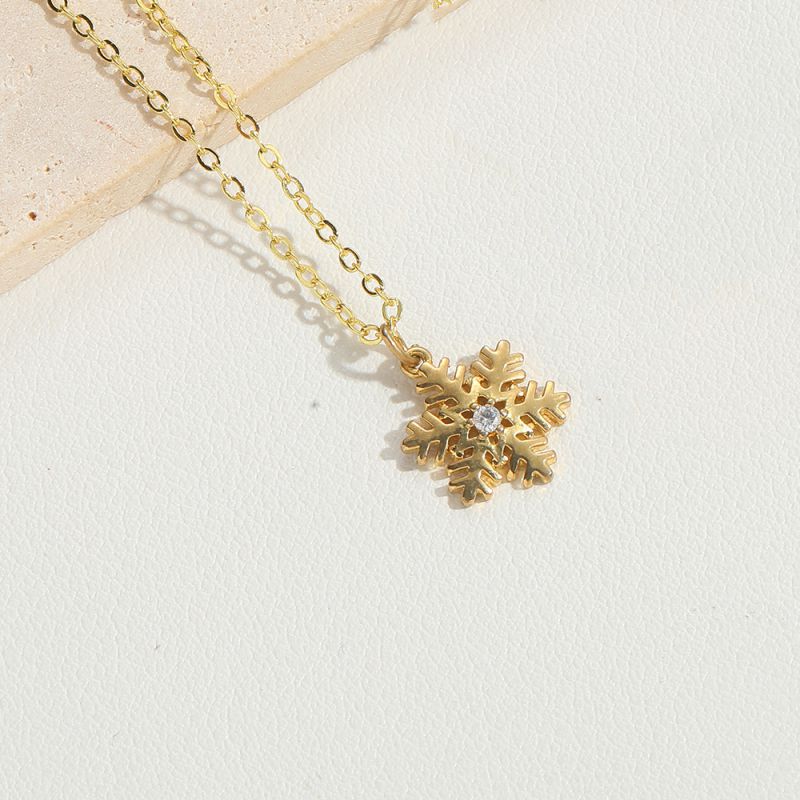 White Zirconium Snowflake Copper Diamond Pearl Snowflake Necklace