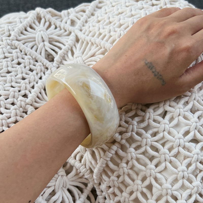 01 Dark Brown Resin Irregular Bracelet