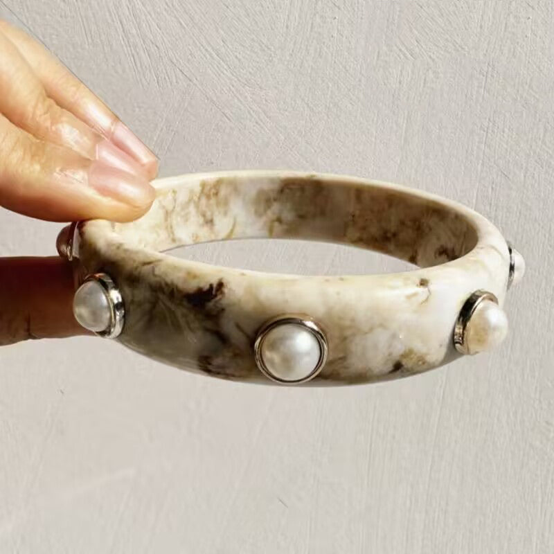 A Acrylic Patch Shell Bracelet