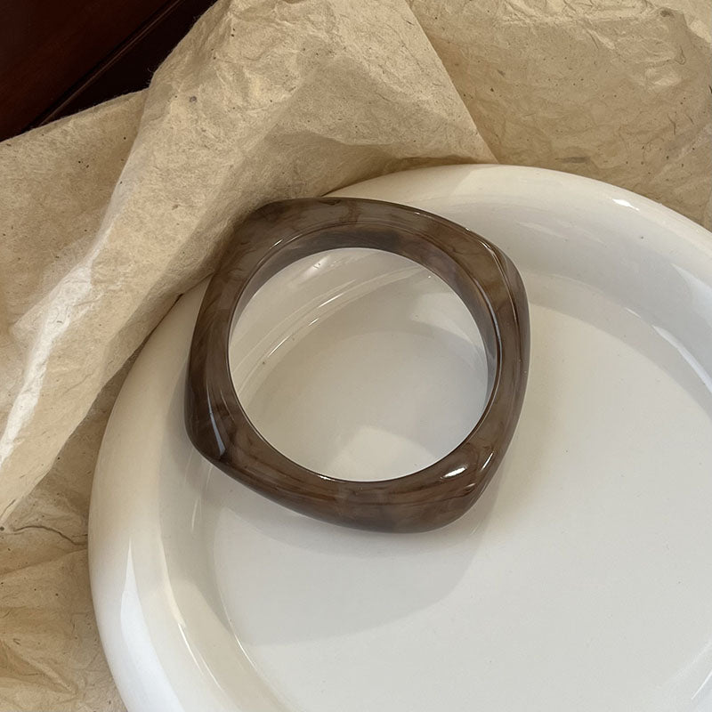 Diamond-shaped Amber - Inner Diameter 65 Weight 53g Resin Irregular Bracelet