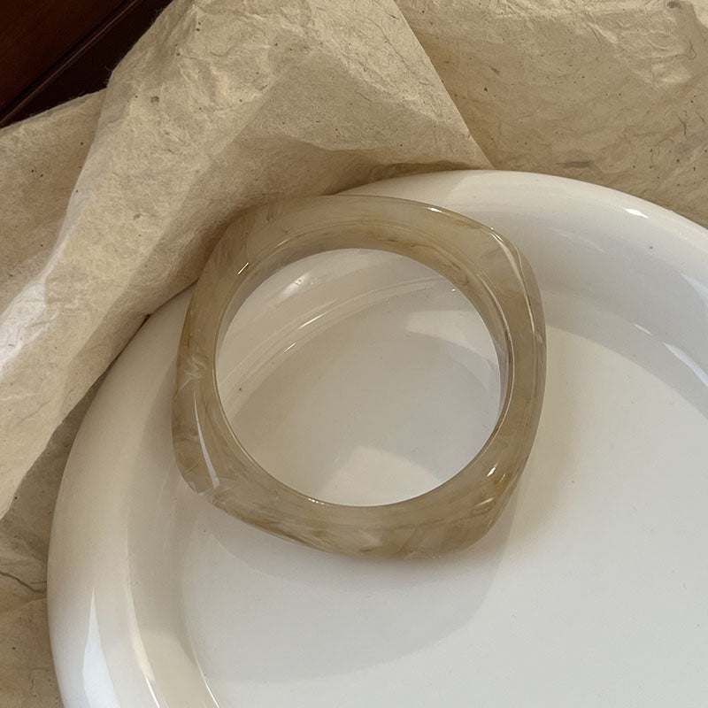 Diamond-shaped Amber - Inner Diameter 65 Weight 53g Resin Irregular Bracelet