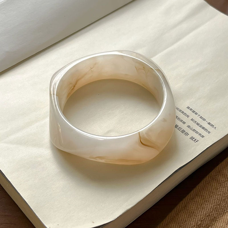 Diamond-shaped Amber - Inner Diameter 65 Weight 53g Resin Irregular Bracelet