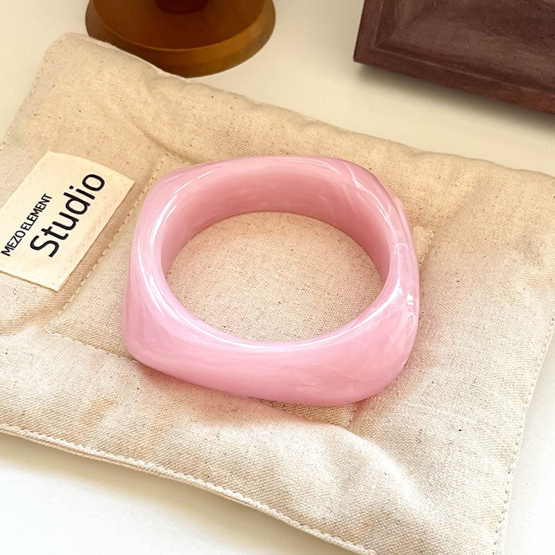 Diamond-shaped Amber - Inner Diameter 65 Weight 53g Resin Irregular Bracelet