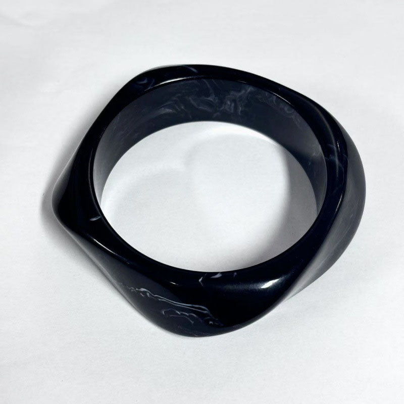 Diamond-shaped Amber - Inner Diameter 65 Weight 53g Resin Irregular Bracelet