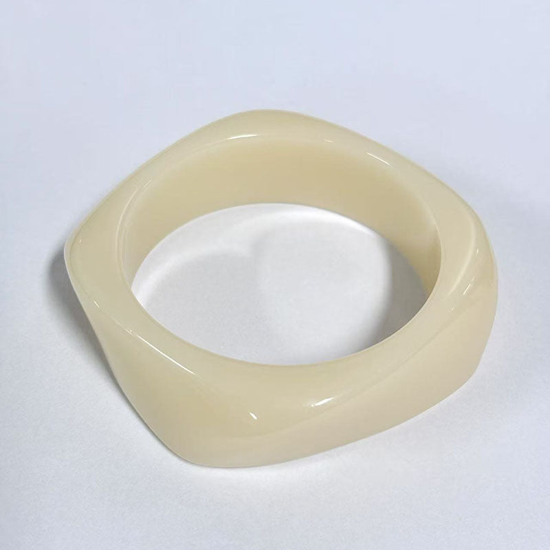 Diamond-shaped Amber - Inner Diameter 65 Weight 53g Resin Irregular Bracelet