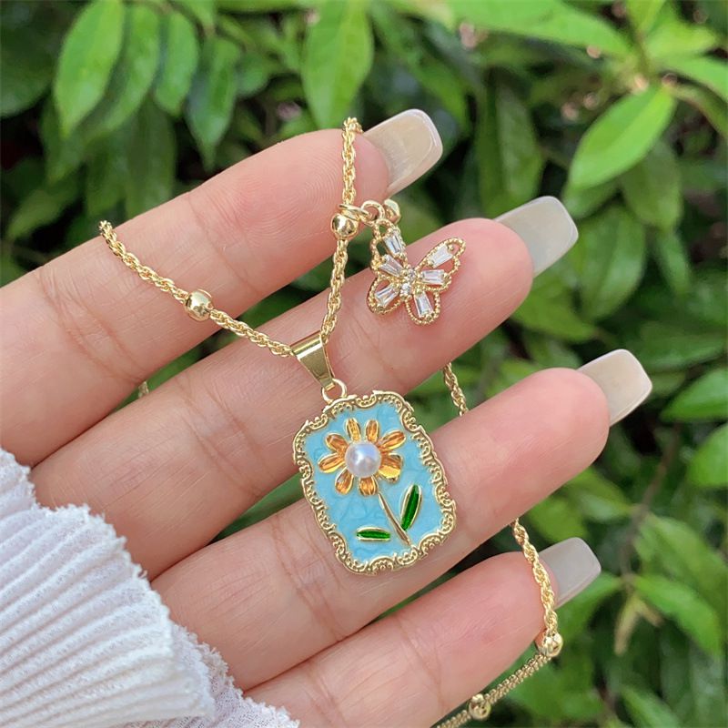 Necklace 2# Copper-gilt And Diamond-studded Floral Windmill Necklace