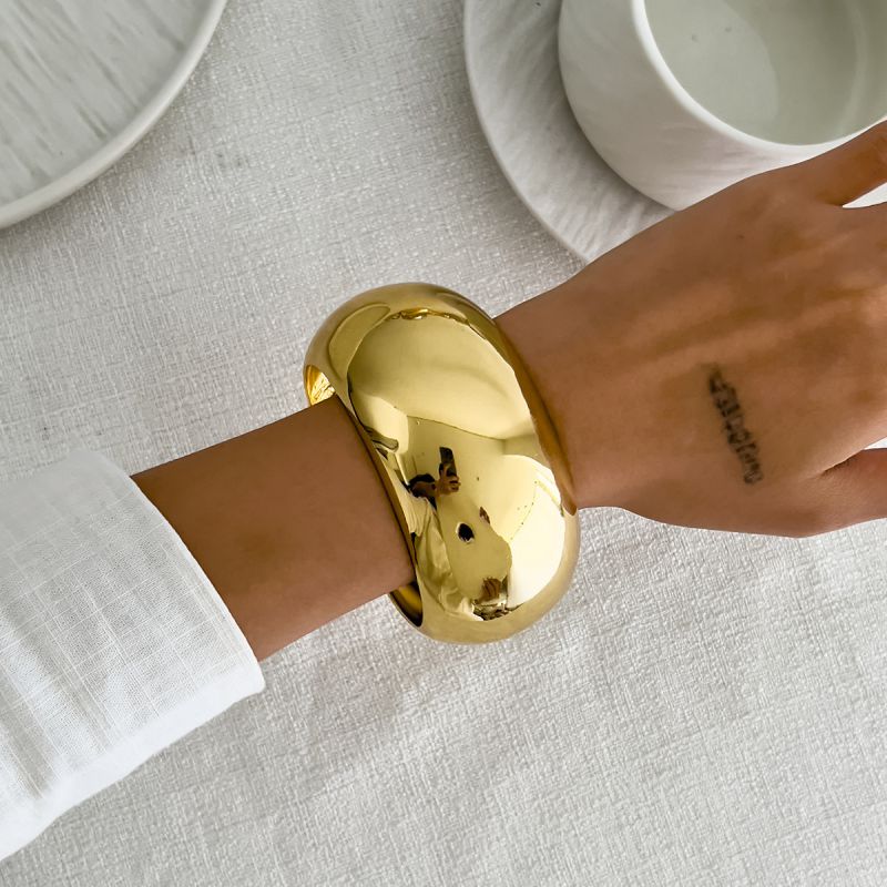 01gold Round Polished Wide Bracelet