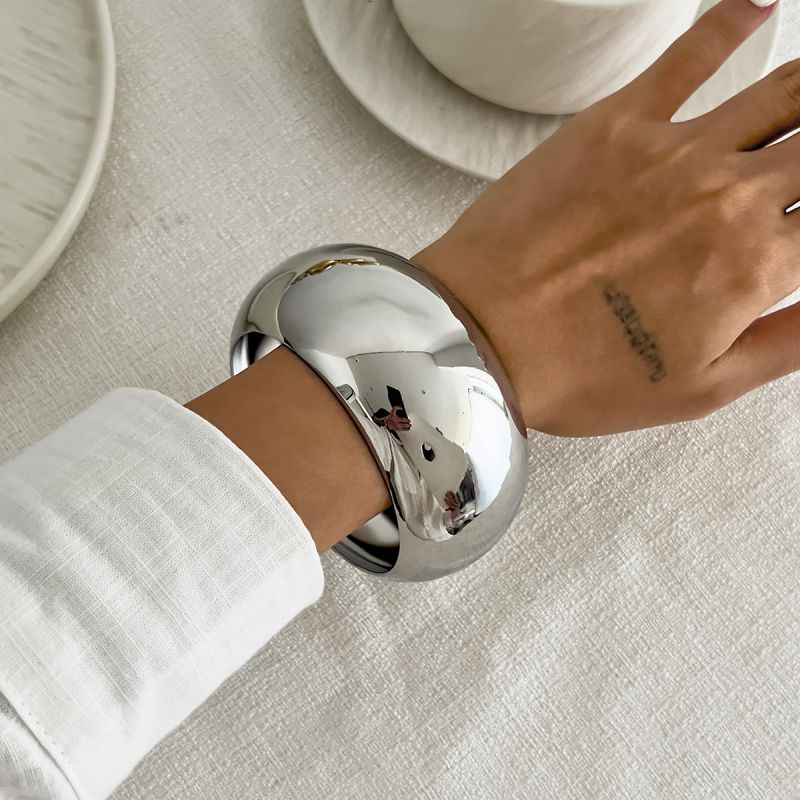 01gold Round Polished Wide Bracelet