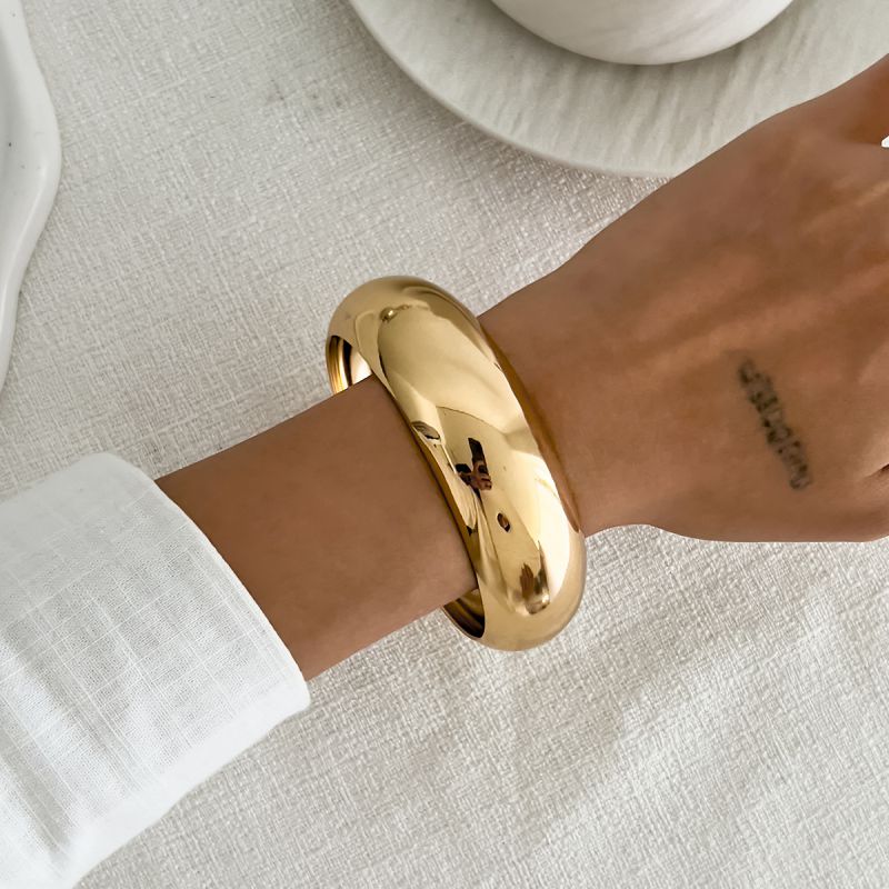 01gold Round Polished Wide Bracelet