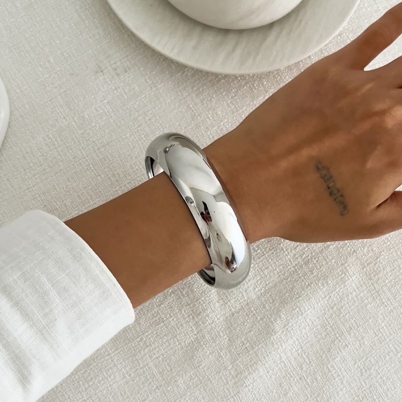 01gold Round Polished Wide Bracelet