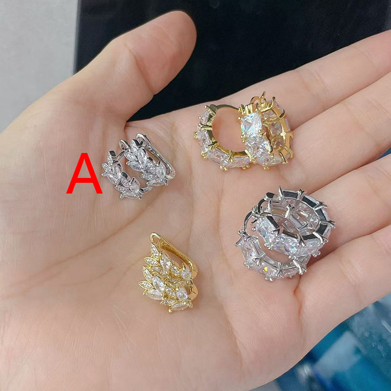 B Copper Diamond Round Earrings