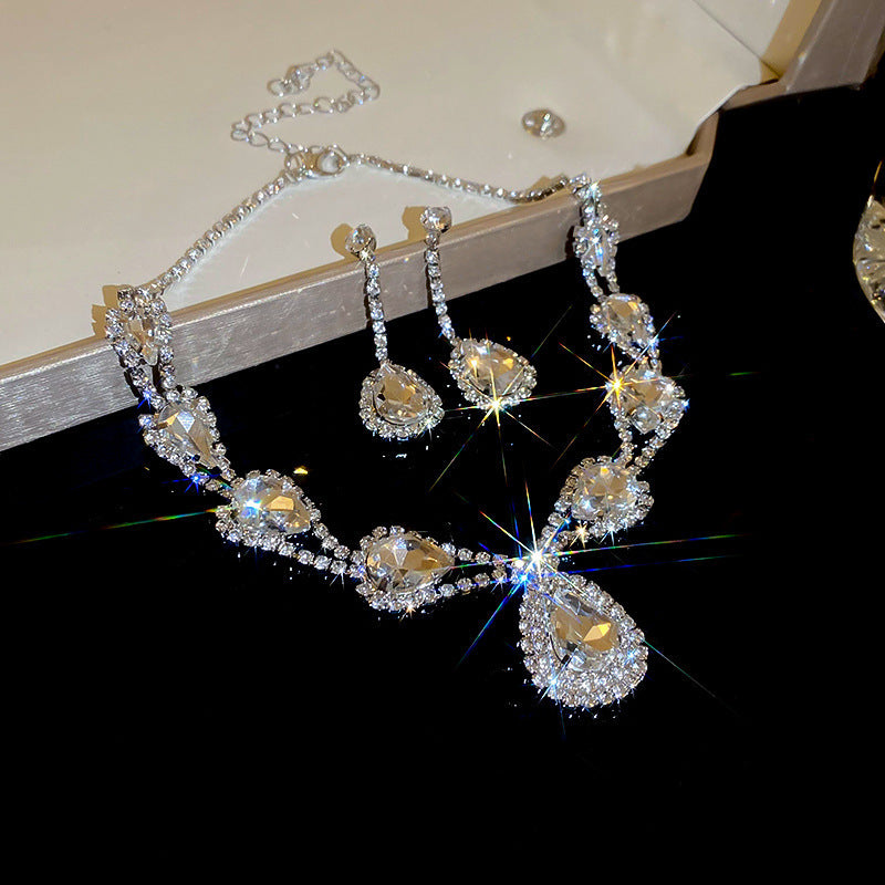 54# Necklace-silver (two-piece Set) Copper Diamond Heart Necklace And Earring Set