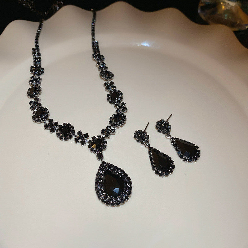 54# Necklace-silver (two-piece Set) Copper Diamond Heart Necklace And Earring Set