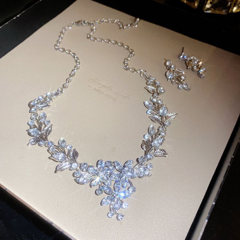 54# Necklace-silver (two-piece Set) Copper Diamond Heart Necklace And Earring Set