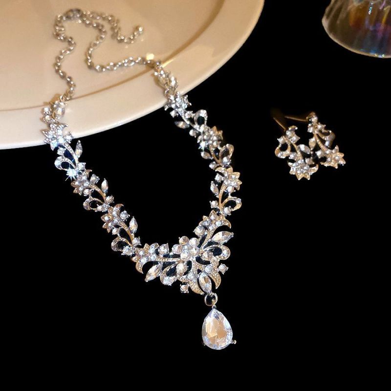 54# Necklace-silver (two-piece Set) Copper Diamond Heart Necklace And Earring Set