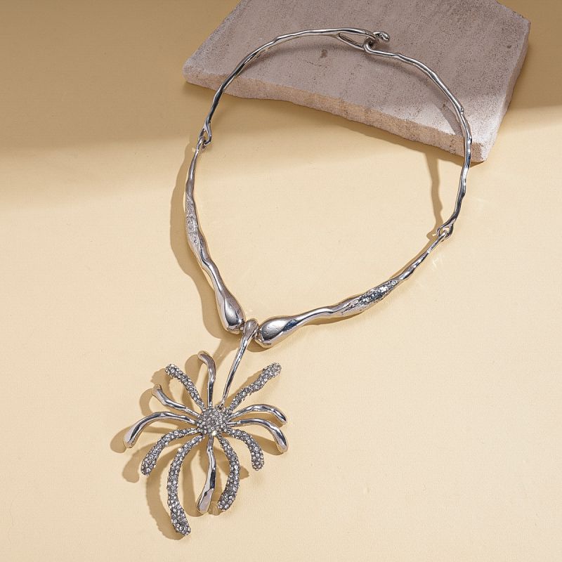 54# Necklace-silver (two-piece Set) Copper Diamond Heart Necklace And Earring Set