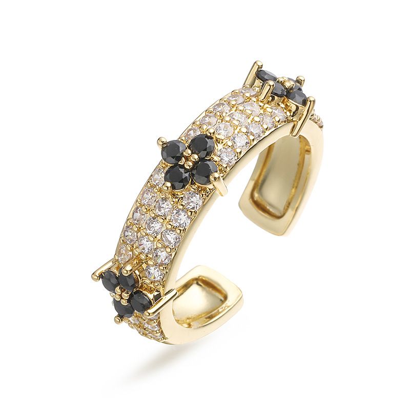 Gold And White Diamond Four-leaf Clover Ring Copper Round Ring With Diamonds
