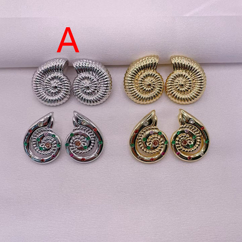 A Copper Conch Earrings