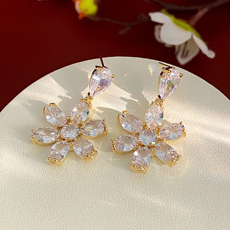 Gold (thickened Genuine Gold Plating) Copper And Diamond-encrusted Flower Earrings