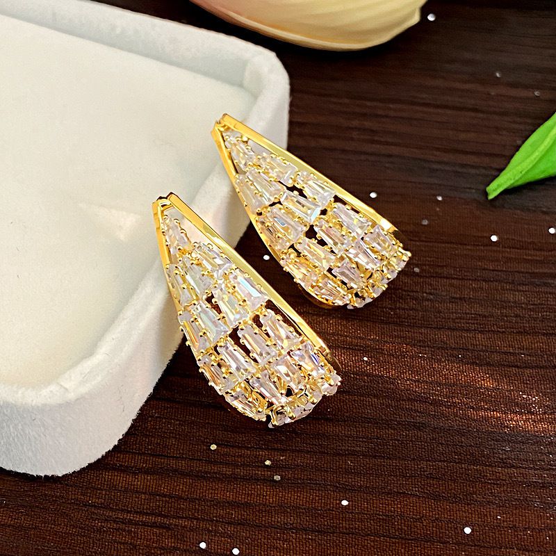 Gold (thickened Genuine Gold Plating) Irregular Copper Stud Earrings With Diamonds